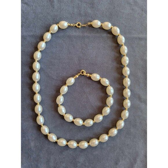Faux Pearl Necklace And Bracelet Set - Picture 1 of 2